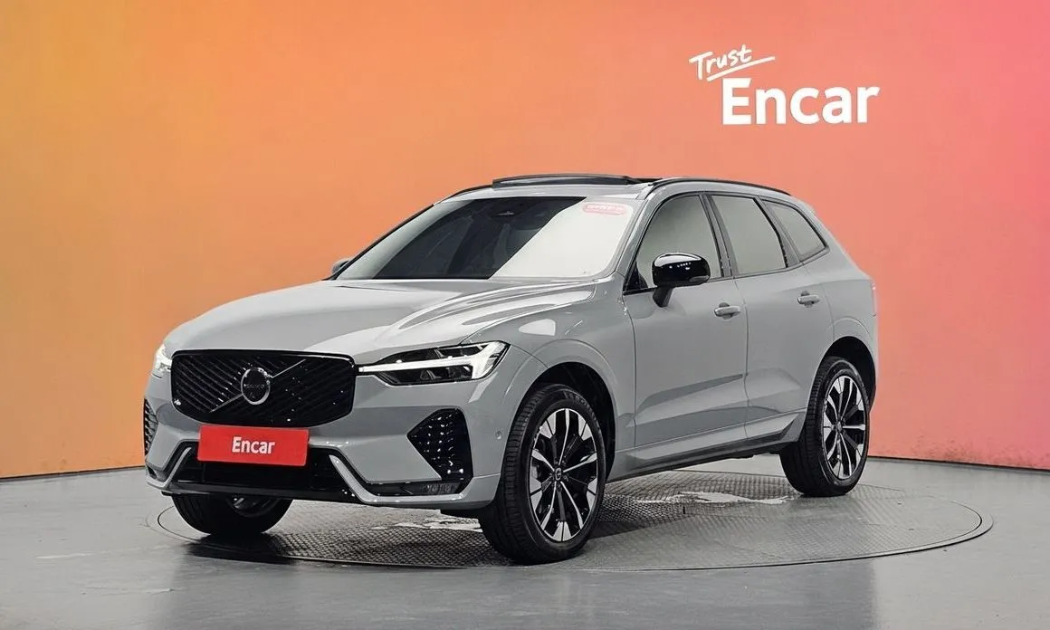 Volvo XC60 — фото 1