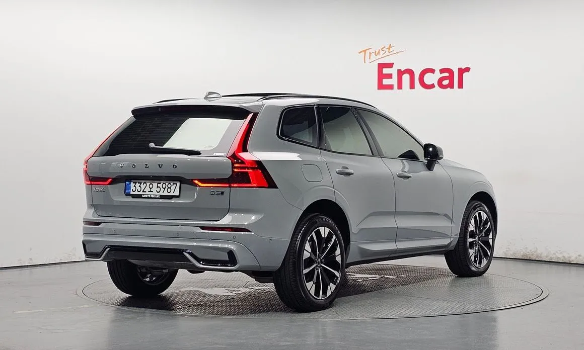 Volvo XC60 — фото 8