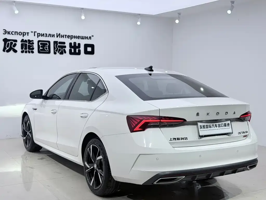 Skoda Octavia — фото 3