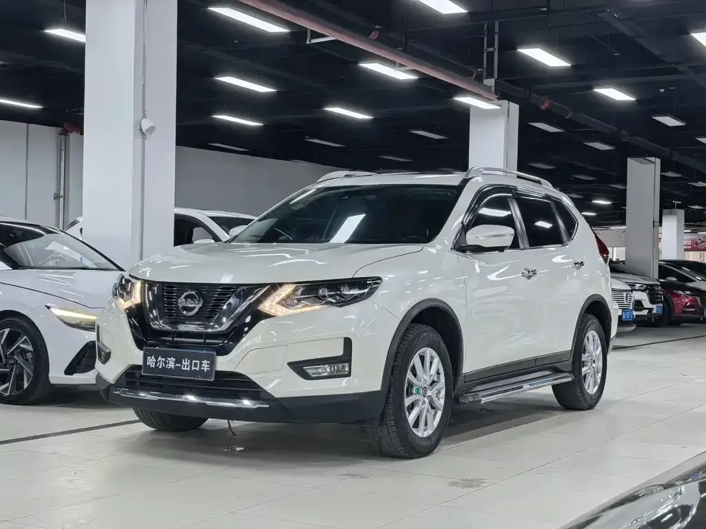 Nissan X-Trail — фото 1