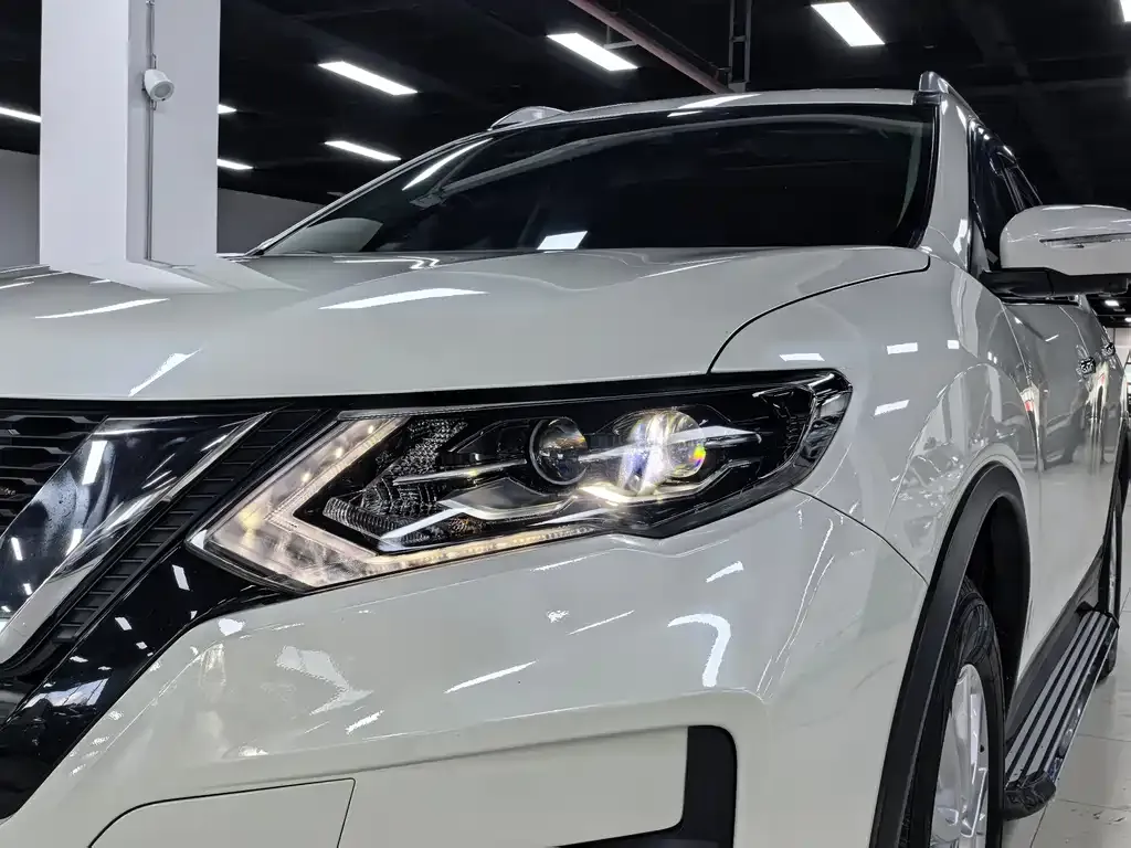Nissan X-Trail — фото 10