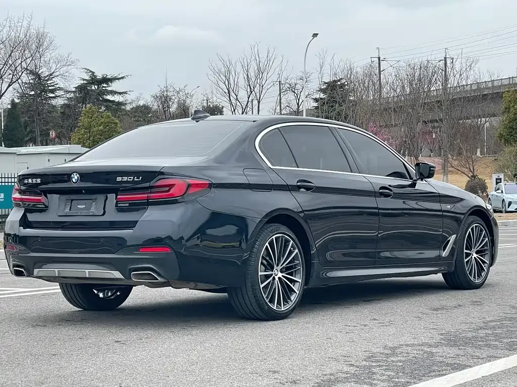 BMW 5 Series — фото 3