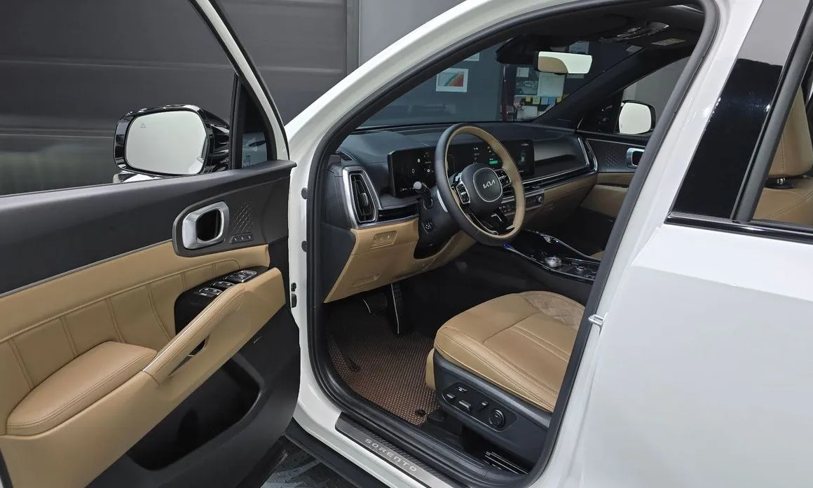 Kia Sorento — фото 8