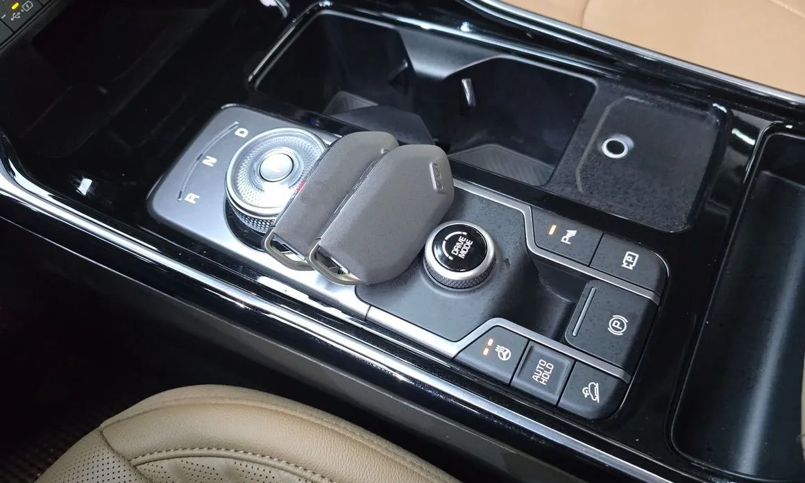 Kia Sorento — фото 10
