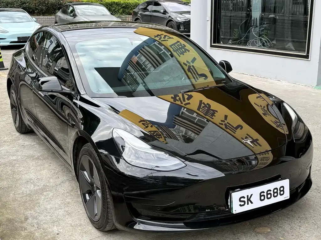 Tesla Model 3 — фото 10
