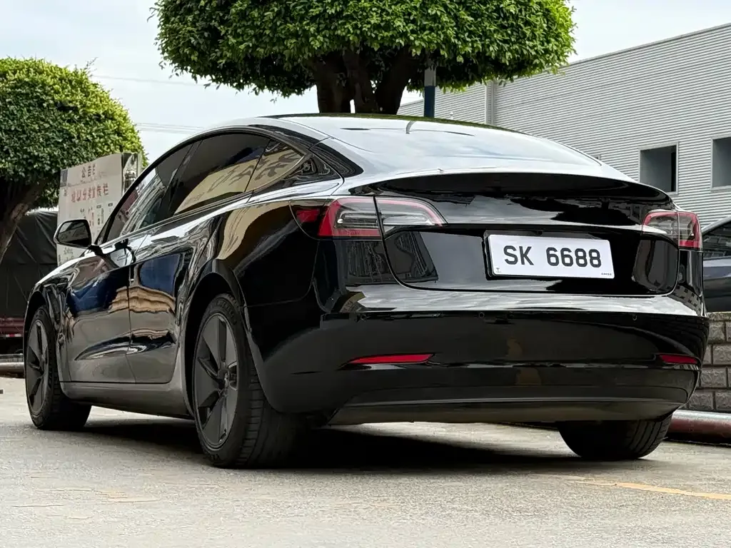 Tesla Model 3 — фото 6