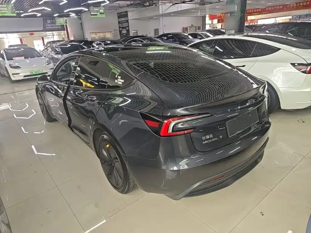 Tesla Model 3 — фото 5