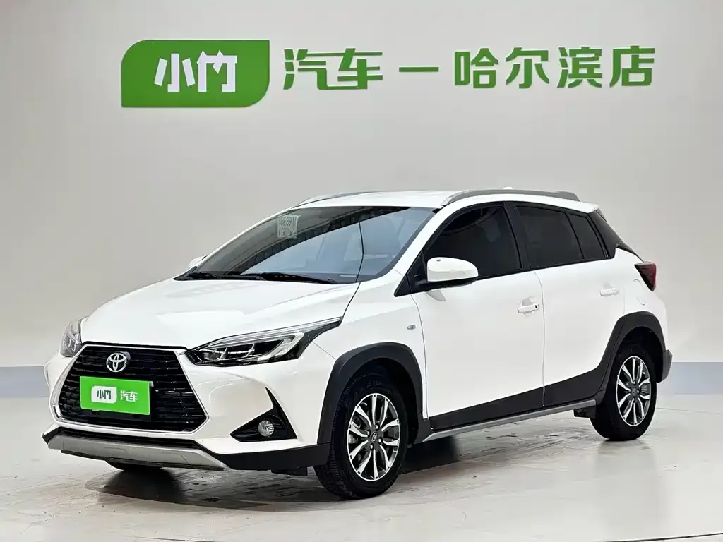 Toyota Yaris L — фото 1