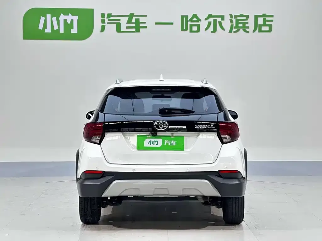 Toyota Yaris L — фото 2