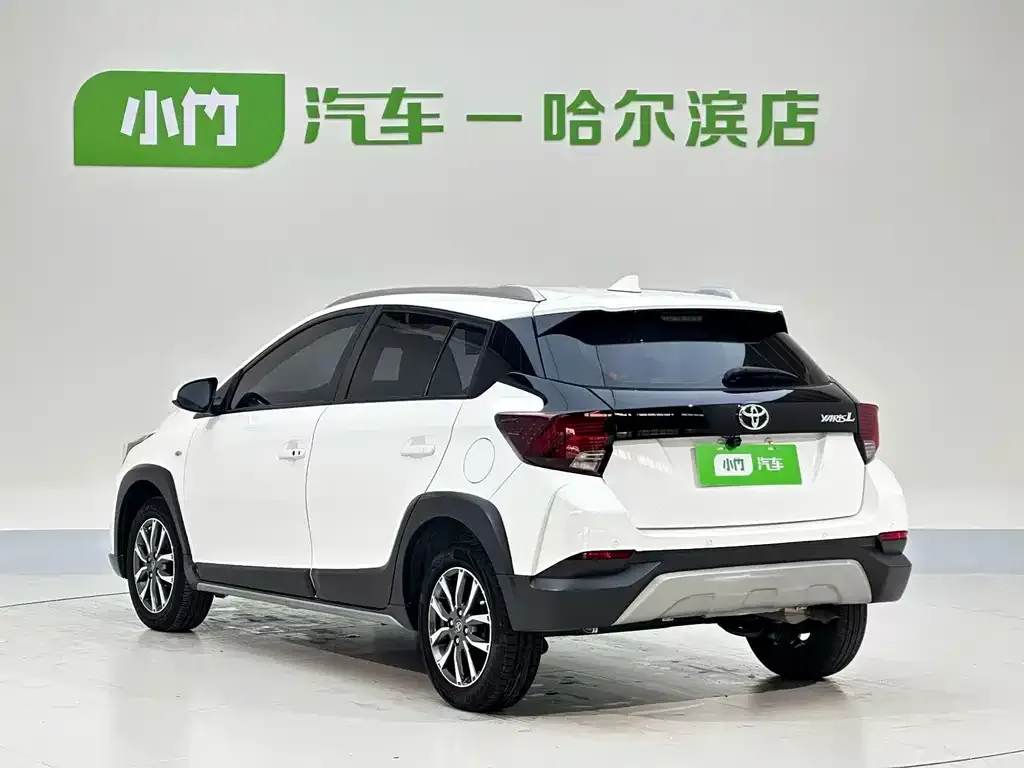 Toyota Yaris L — фото 3