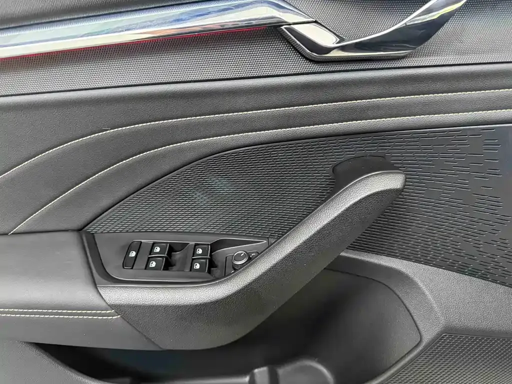 Skoda Octavia — фото 10