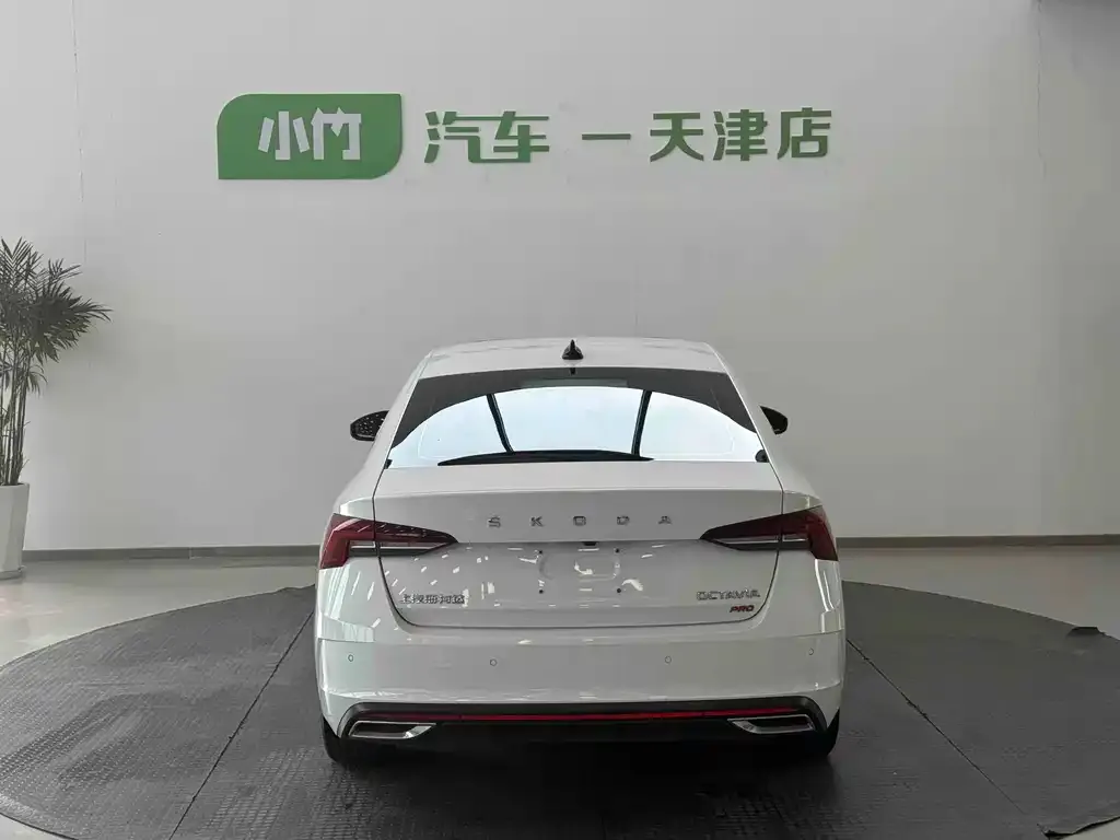 Skoda Octavia — фото 2
