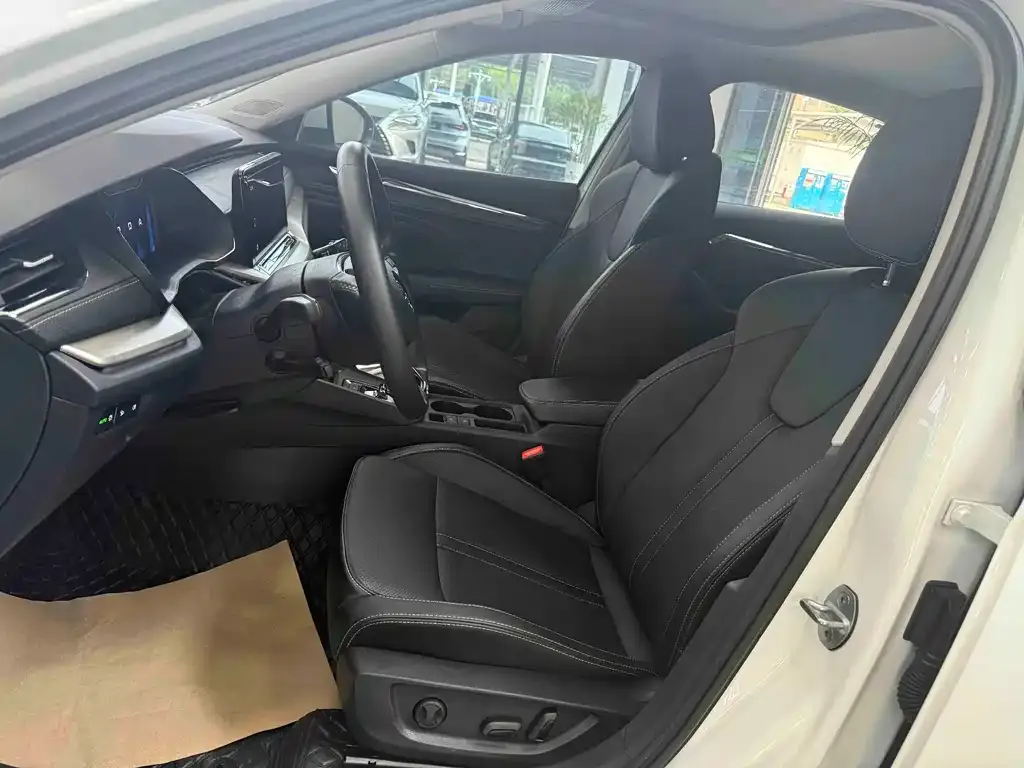 Skoda Octavia — фото 8