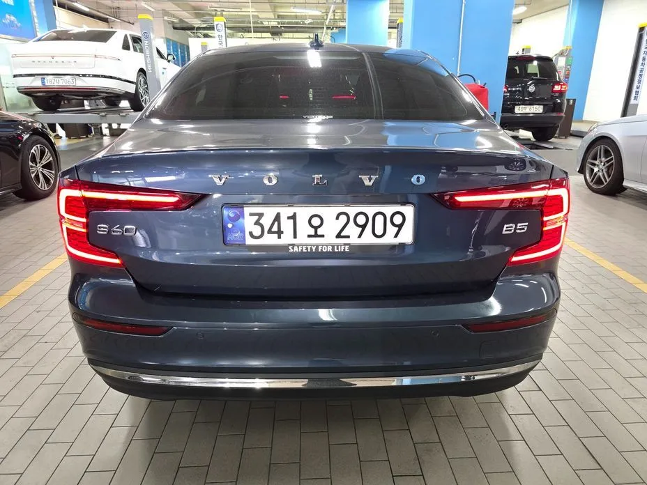 Volvo S60 2024 из KR, фото 2
