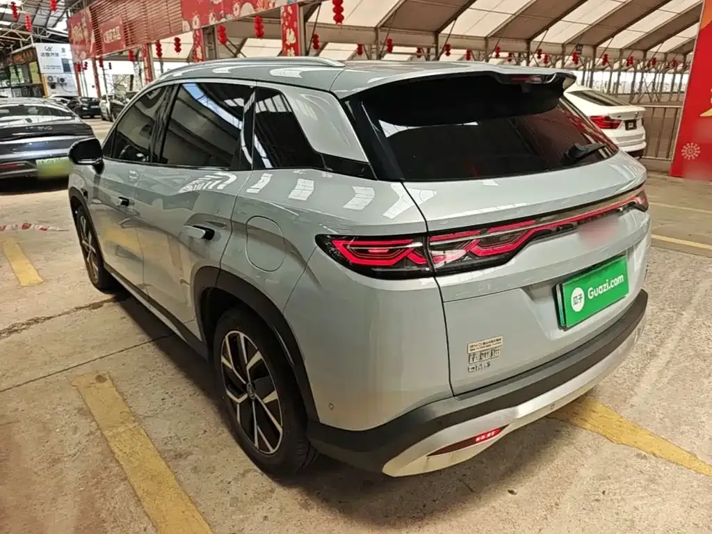 BYD L DM-i — фото 3