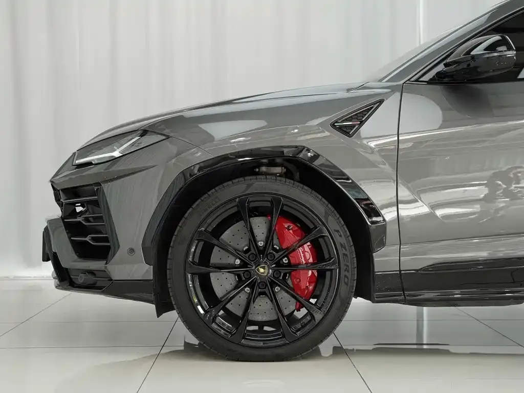 Lamborghini Urus — фото 7