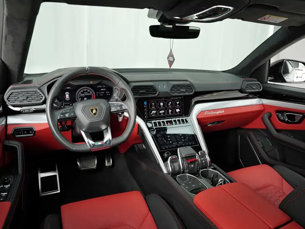 Lamborghini Urus — фото 5