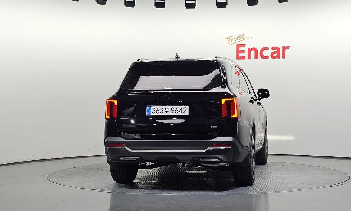 Kia Sorento — фото 7