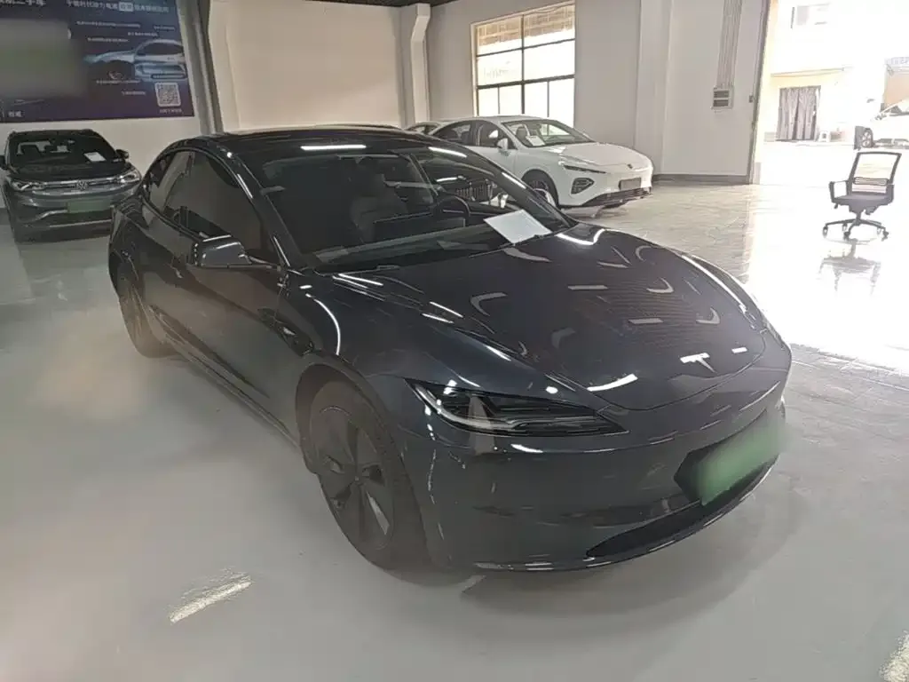 Tesla Model 3 — фото 10