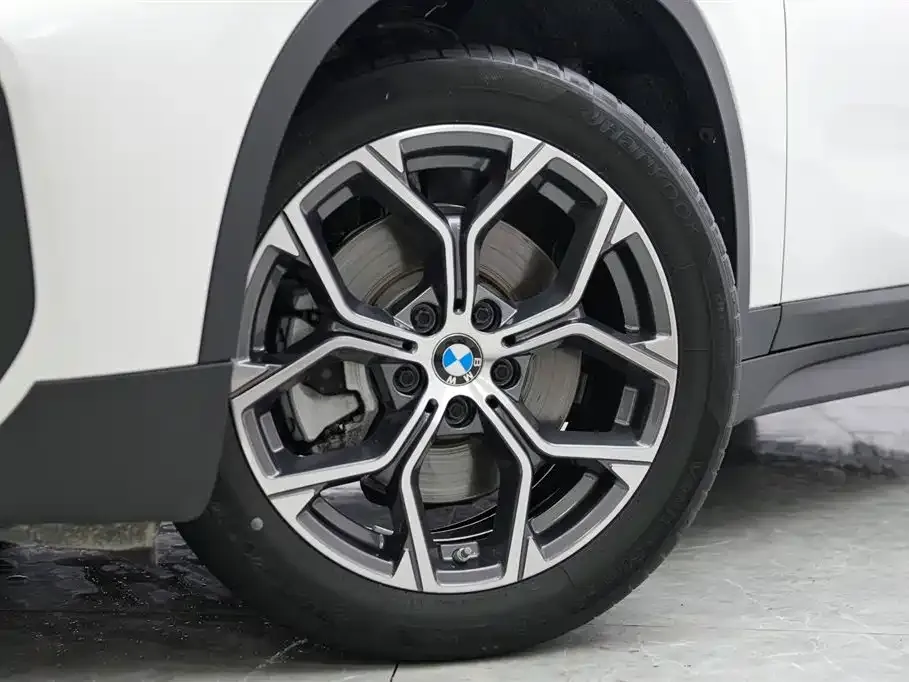 BMW X1 — фото 10