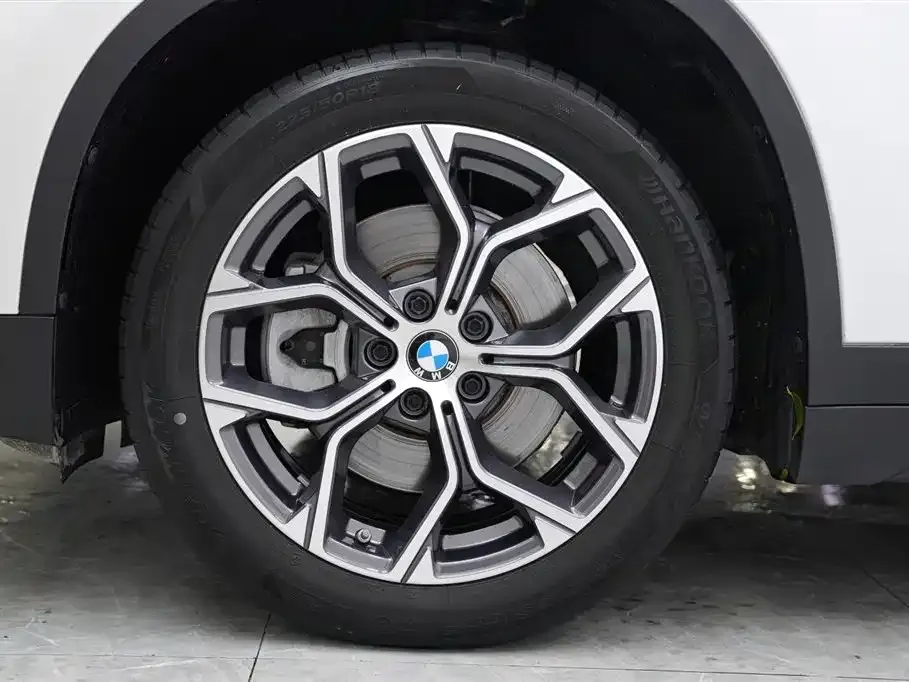 BMW X1 — фото 8