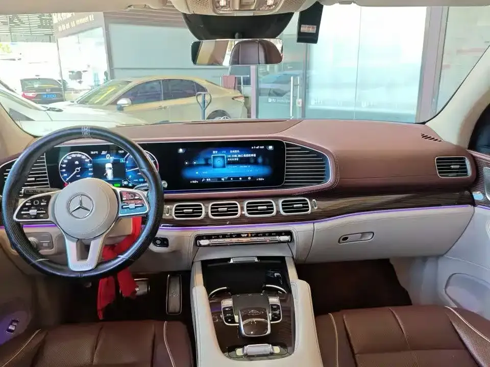 Mercedes-Benz GLS — фото 6