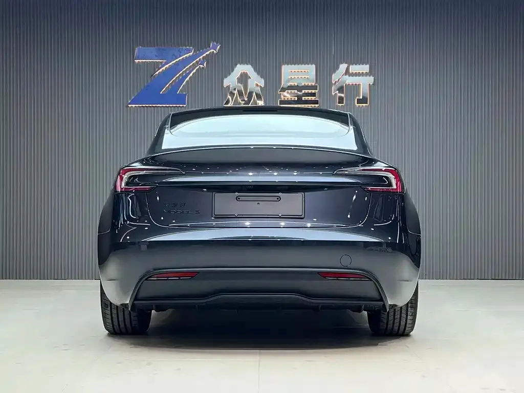 Tesla Model 3 — фото 5