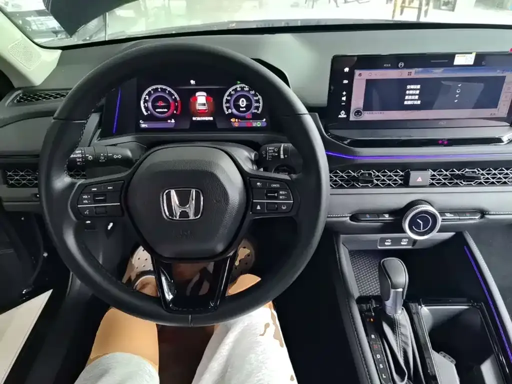 Honda Accord — фото 9
