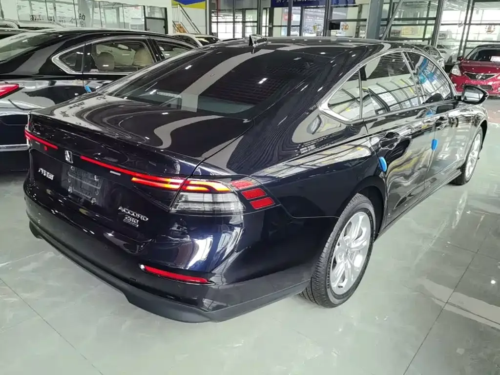 Honda Accord — фото 6
