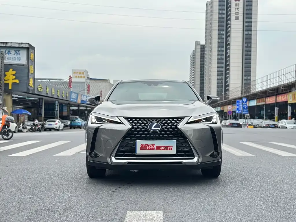Lexus UX — фото 4
