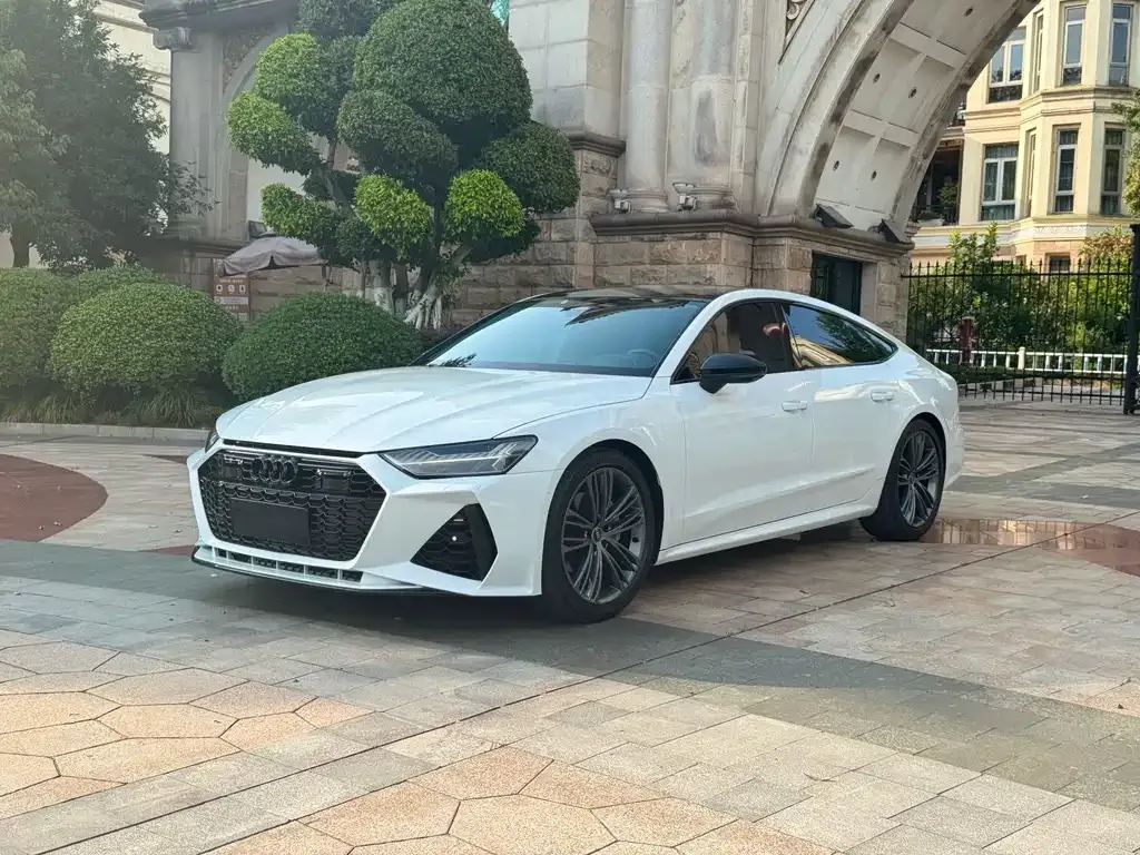 Audi A7 — фото 1