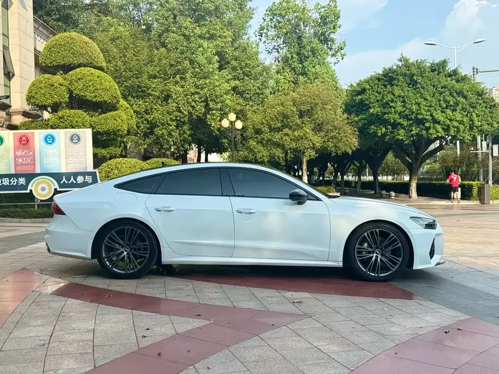 Audi A7 — фото 7