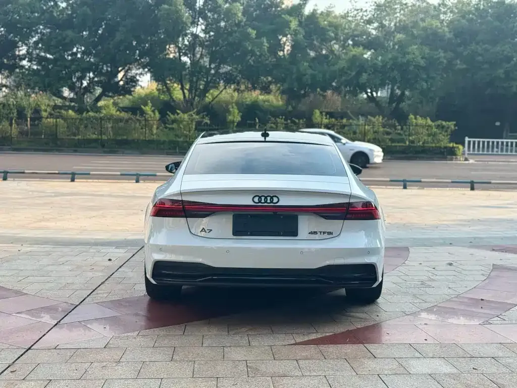 Audi A7 — фото 10