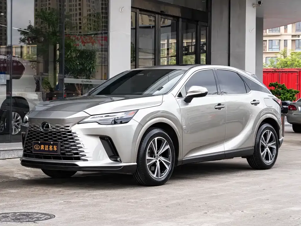 Lexus RX — фото 1