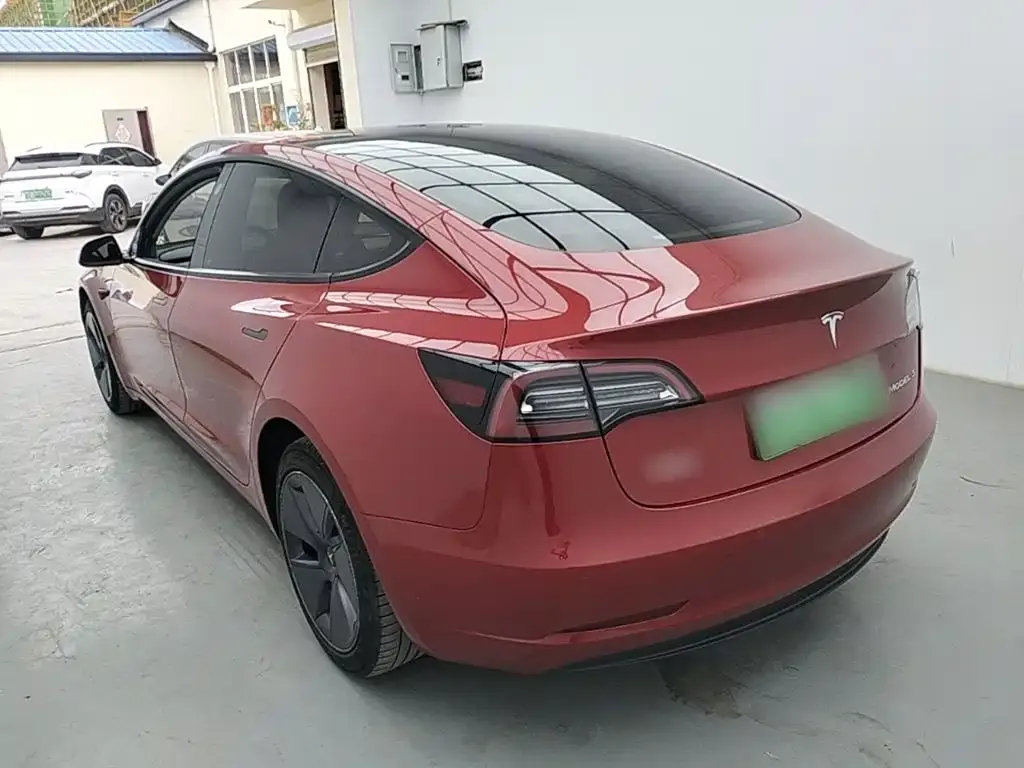 Tesla Model 3 — фото 6