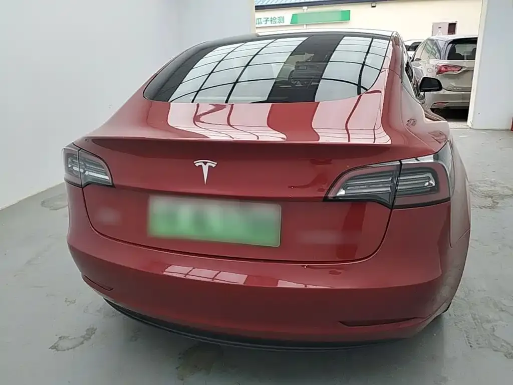 Tesla Model 3 — фото 8