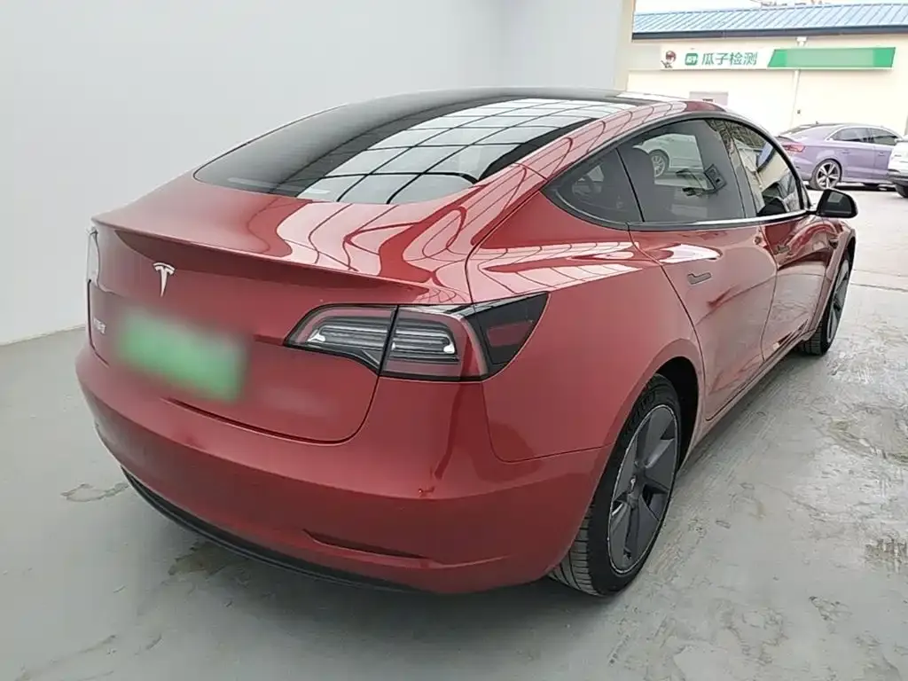 Tesla Model 3 — фото 4