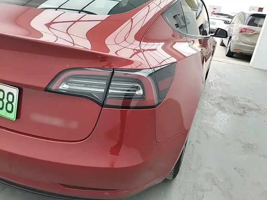 Tesla Model 3 — фото 5