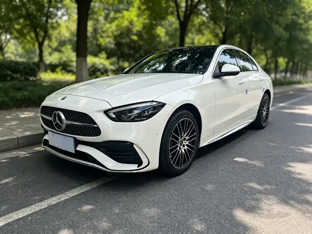 Mercedes-Benz C-Class — фото 1