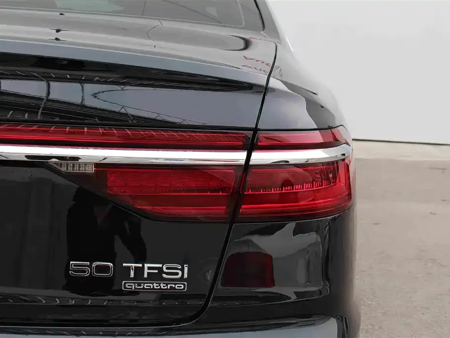 Audi A8 — фото 4