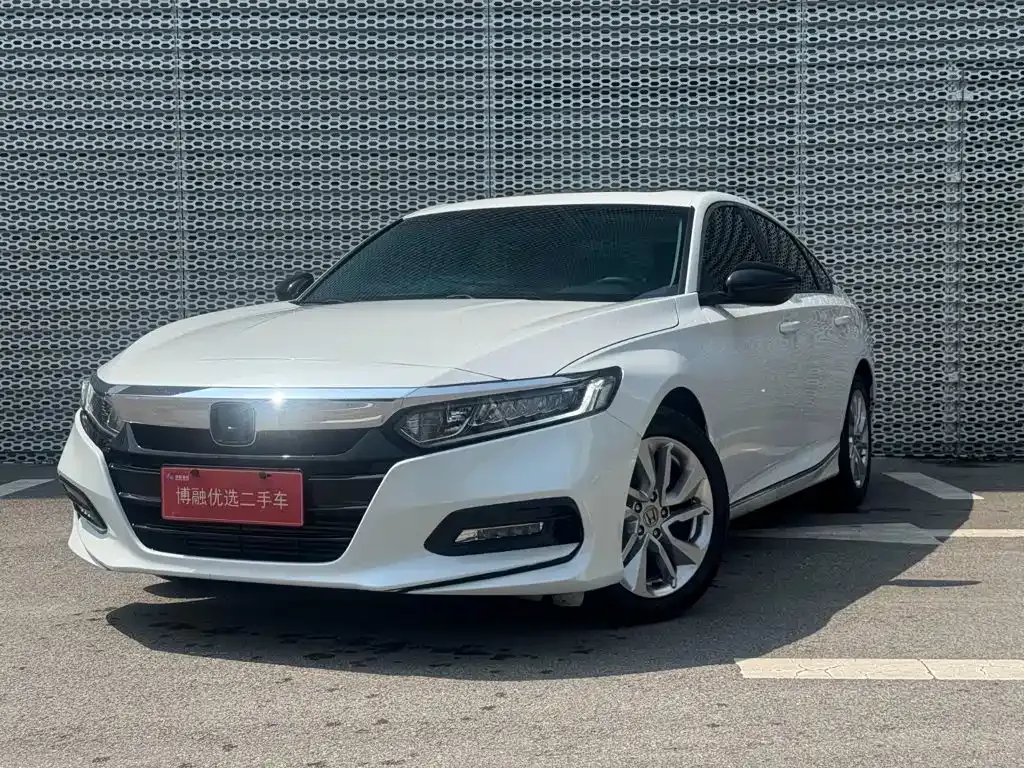 Honda Accord — фото 1