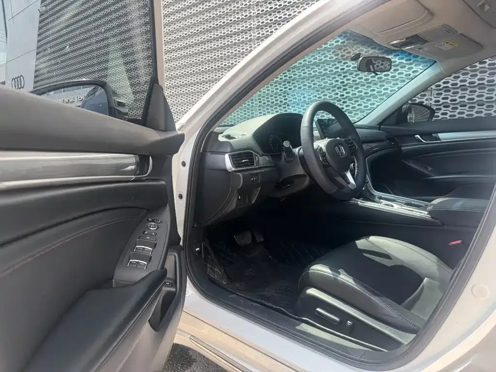 Honda Accord — фото 4