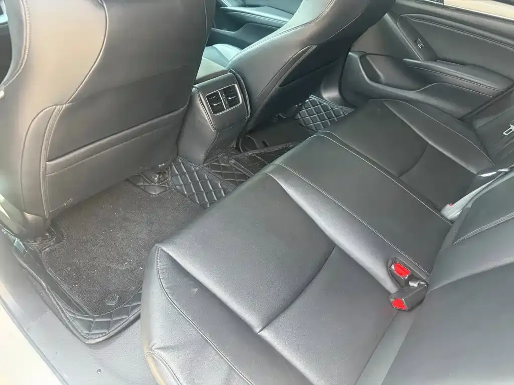 Honda Accord — фото 6