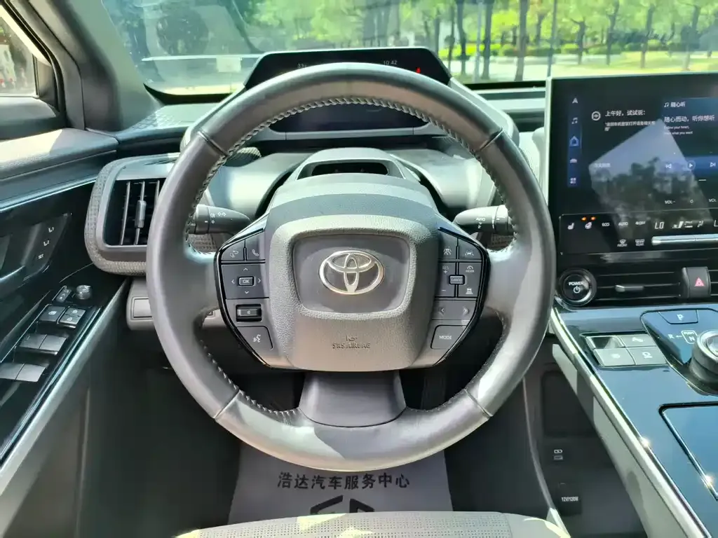 Toyota bZ4X 2022 из CN, фото 3
