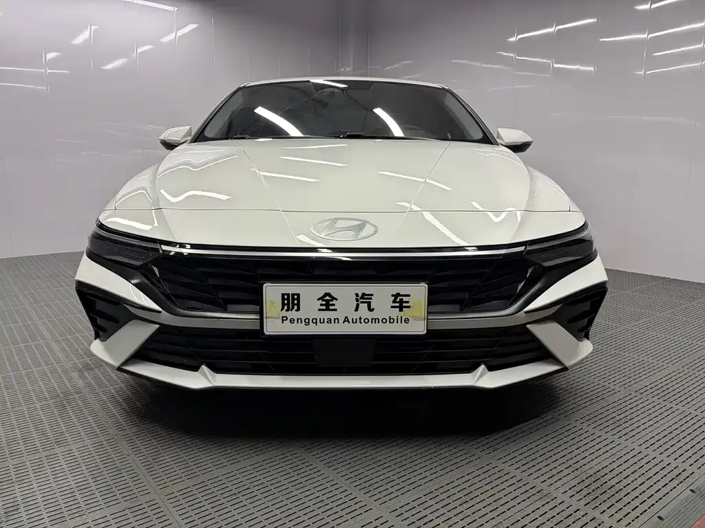 Hyundai Elantra — фото 4