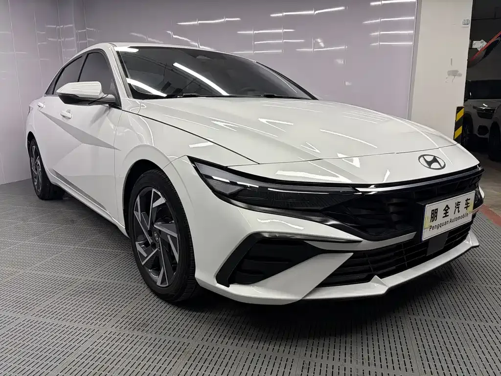Hyundai Elantra — фото 9