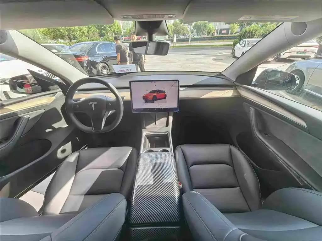 Tesla Model Y — фото 4