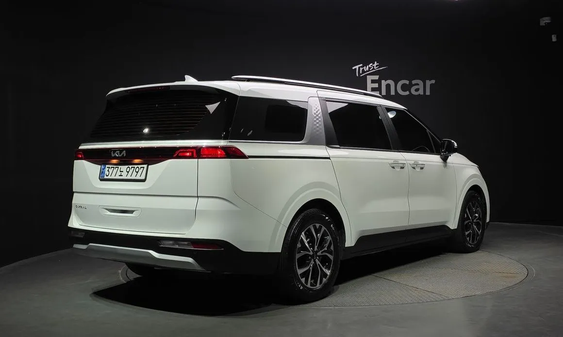 Kia Carnival — фото 2