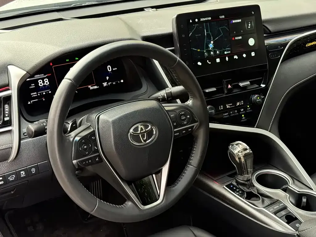 Toyota Camry — фото 6