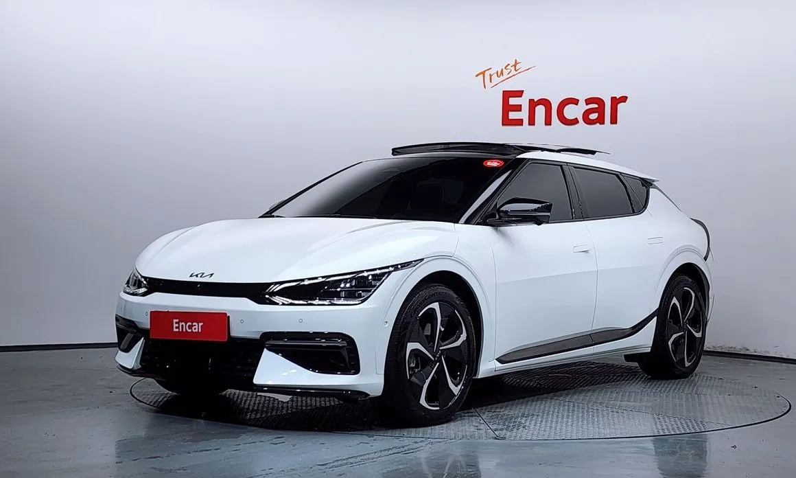 Kia EV6 — фото 1